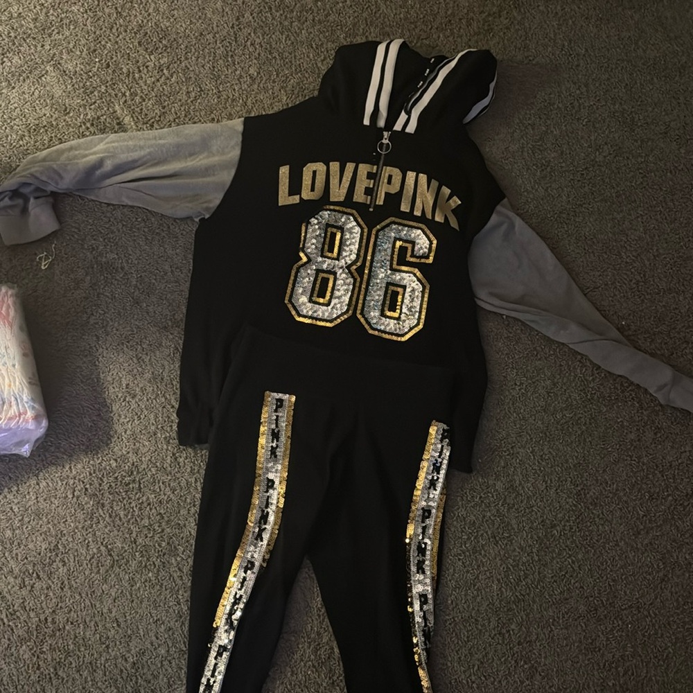 This is a pre loved outfit from pink . Shirt is a large pants are medium